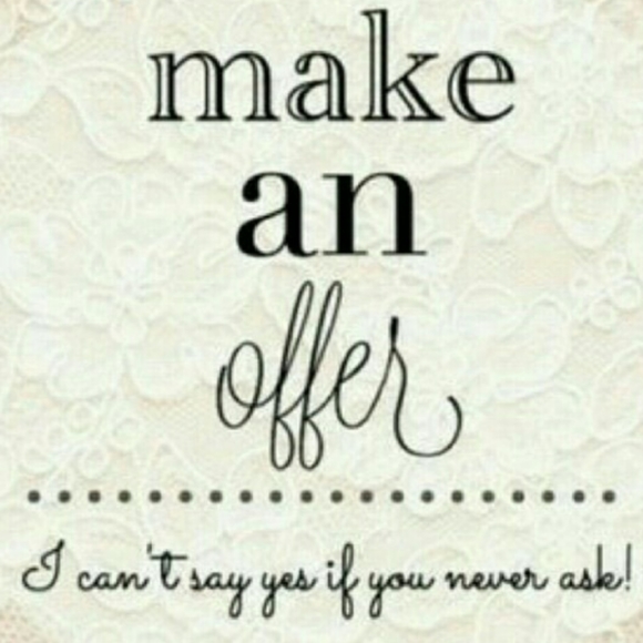 ✨ WELCOME TO MY CLOSET 💛!!! - Picture 8 of 9